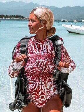 Waterlust Invasive Lionfish Sun Suit, XS Extra Strong